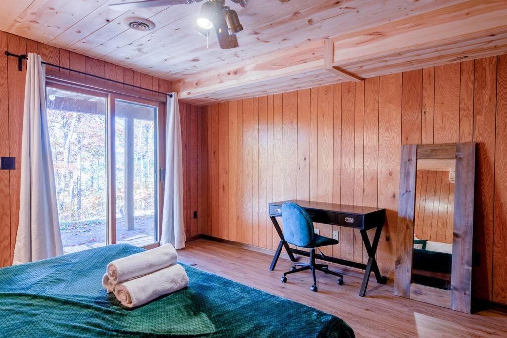 Fall Getaway Resort-3 King Suites, Dog-Friendly Seeley Exterior photo
